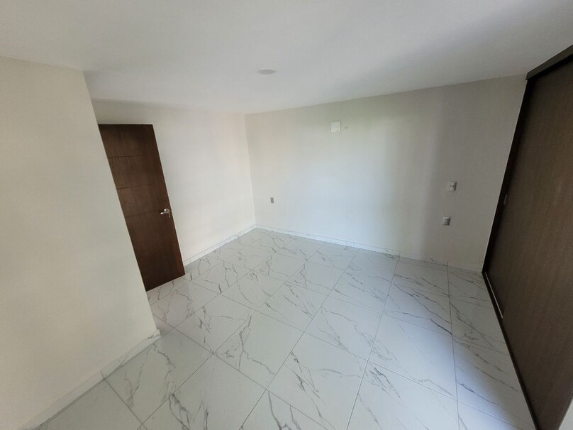 CASA EN VENTA EN COL. VALLARTA LA PATRIA A 1 MIN. DE AV. LÁZARO CÁRDENAS