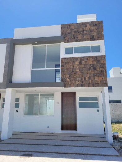 Casa En Esquina Con Roof Garden Dentro De Coto En Nuevo México