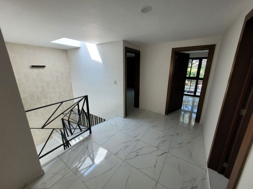 CASA EN VENTA EN COL. VALLARTA LA PATRIA A 1 MIN. DE AV. LÁZARO CÁRDENAS