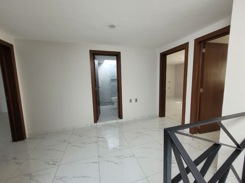 CASA EN VENTA EN COL. VALLARTA LA PATRIA A 1 MIN. DE AV. LÁZARO CÁRDENAS