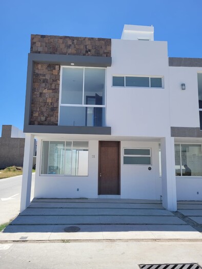 Casa En Esquina Con Roof Garden Dentro De Coto En Nuevo México