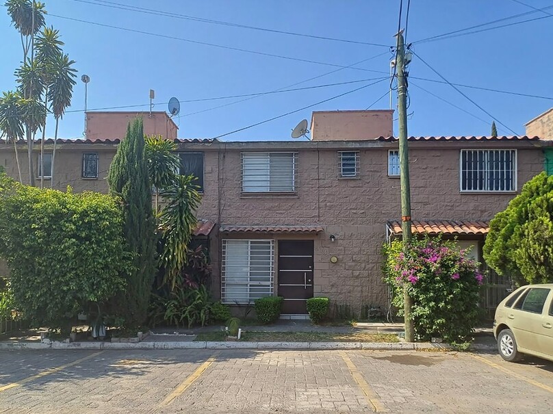 CASA EN VENTA EN EL CENTINELA DENTRO DE COTO