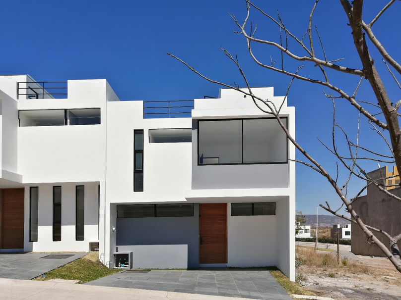 CASA A ESTRENAR EN SENDEROS DE MONTEVERDE