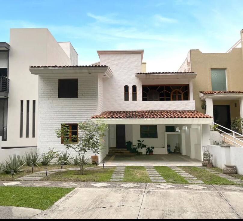 RESIDENCIA EN VENTA EN COUNTRY CLUB GUADALAJARA