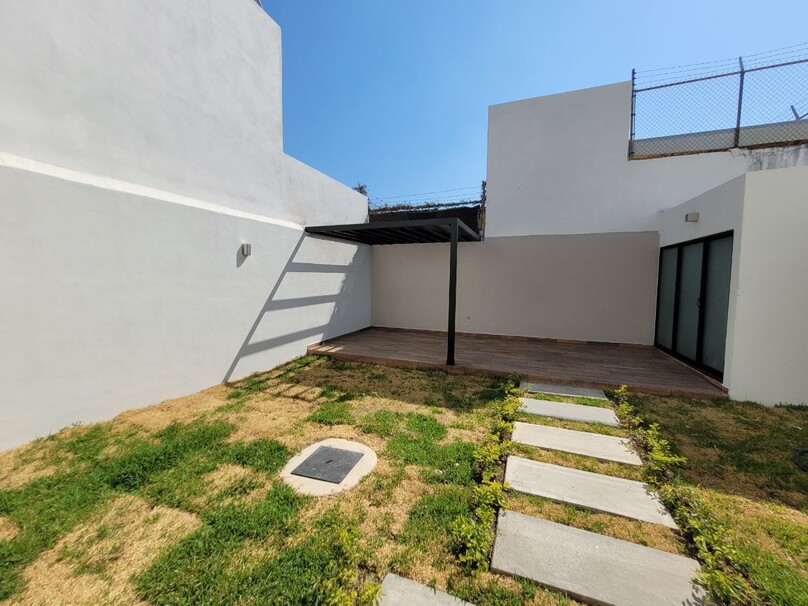 CASA EN VENTA EN COL. VALLARTA LA PATRIA A 1 MIN. DE AV. LÁZARO CÁRDENAS