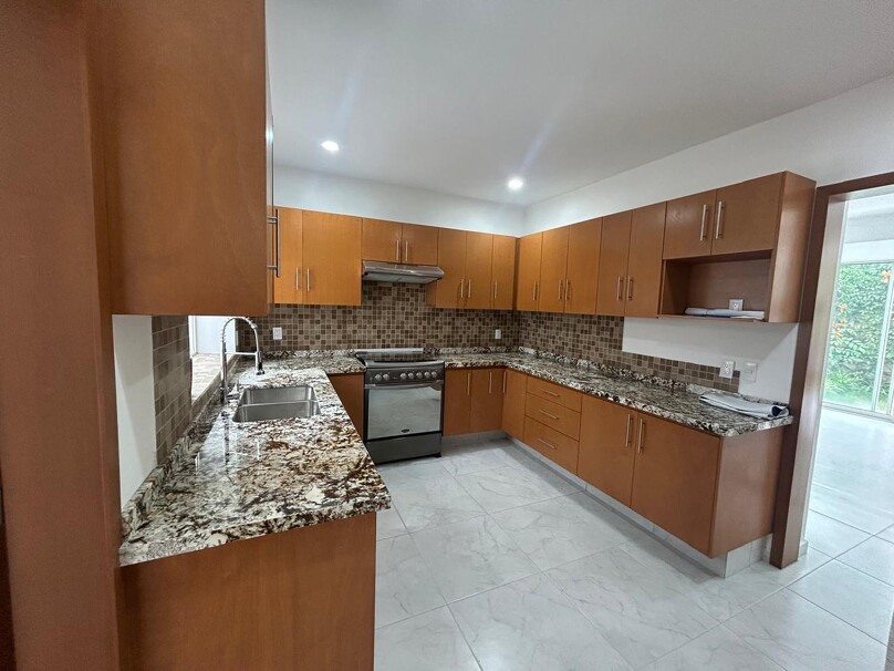 Se renta casa en Virreyes