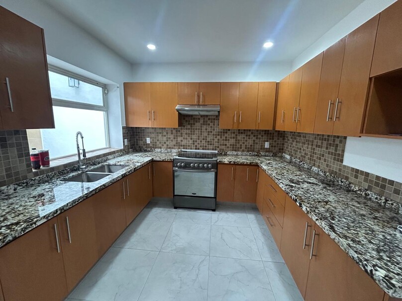Se renta casa en Virreyes