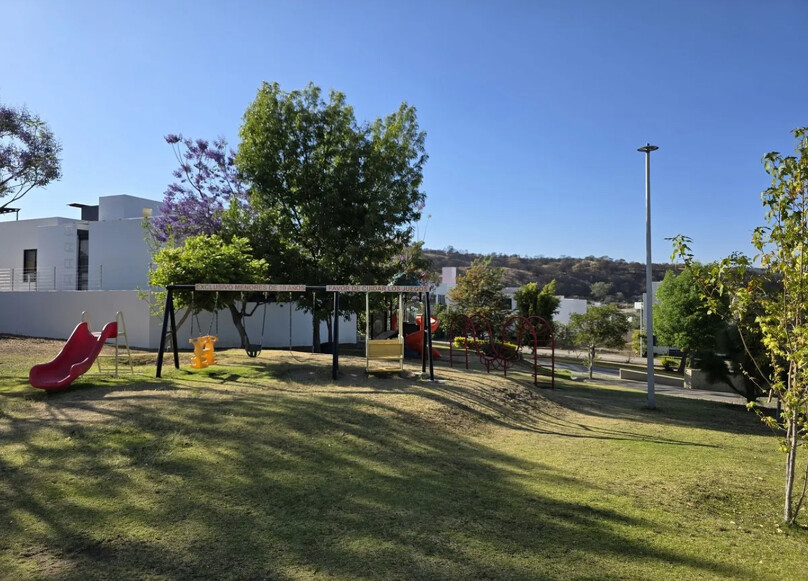 Se vende casa en Los Robles