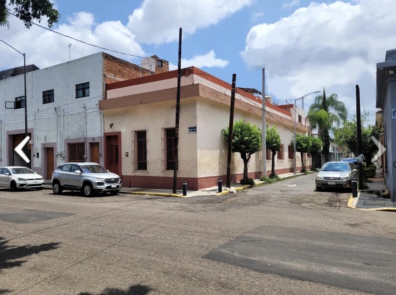 Se vende casa en la Moderna