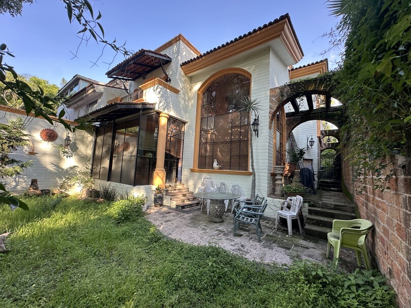 Se vende casa en Puerta de Hierro