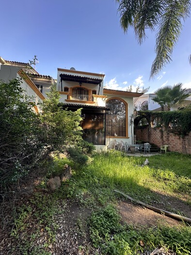 Se vende casa en Puerta de Hierro