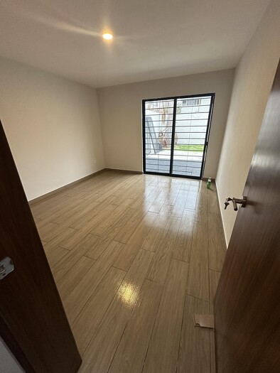 Se Vende Casa en Jardines Universidad