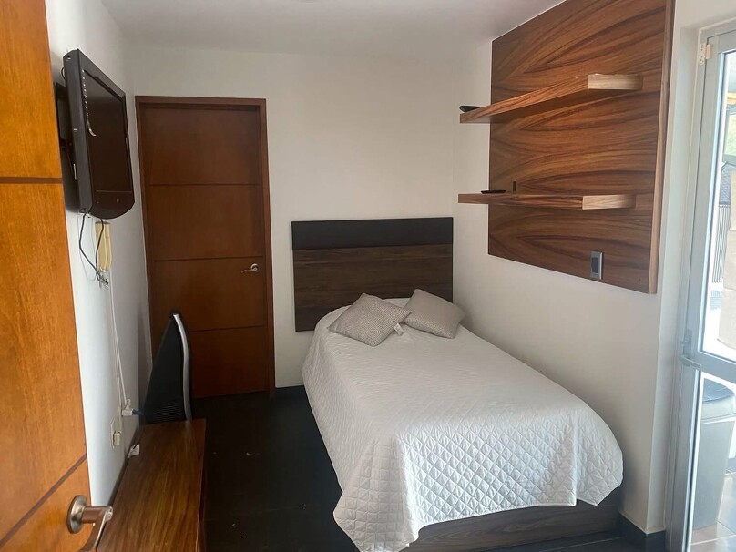SE VENDE CASA EN JACARANDAS