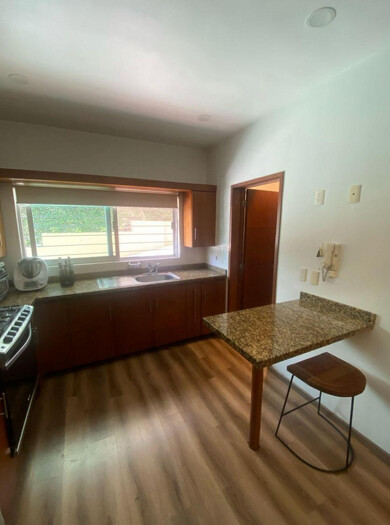 SE VENDE CASA EN JACARANDAS