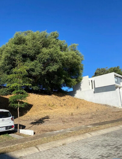 Terreno en remate en Bosques de Santa Anita
