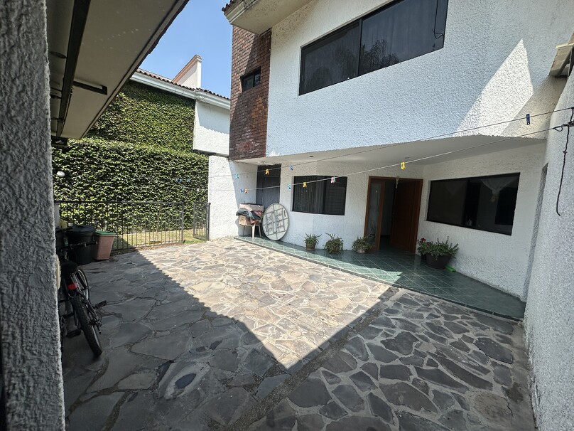 Se renta casa en Valle Real