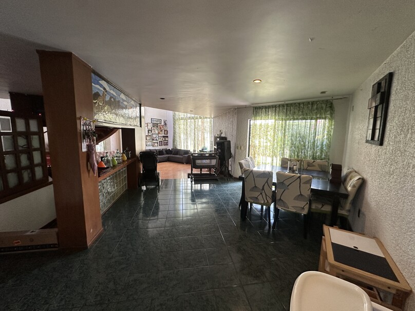 Se renta casa en Valle Real