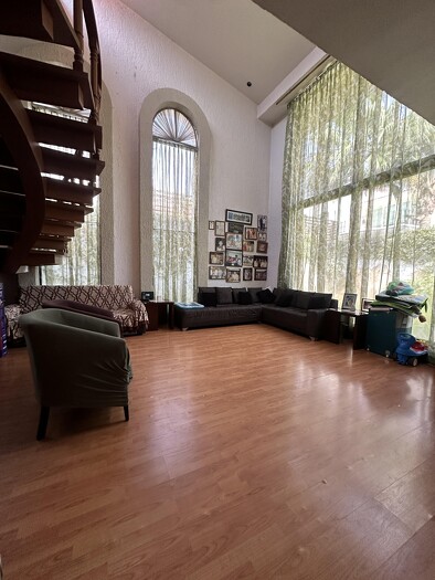 Se renta casa en Valle Real