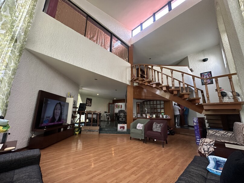 Se renta casa en Valle Real