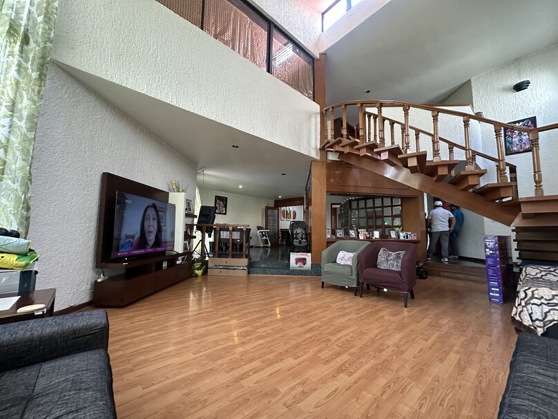 Se renta casa en Valle Real