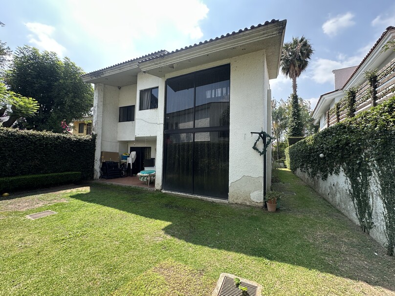 Se renta casa en Valle Real